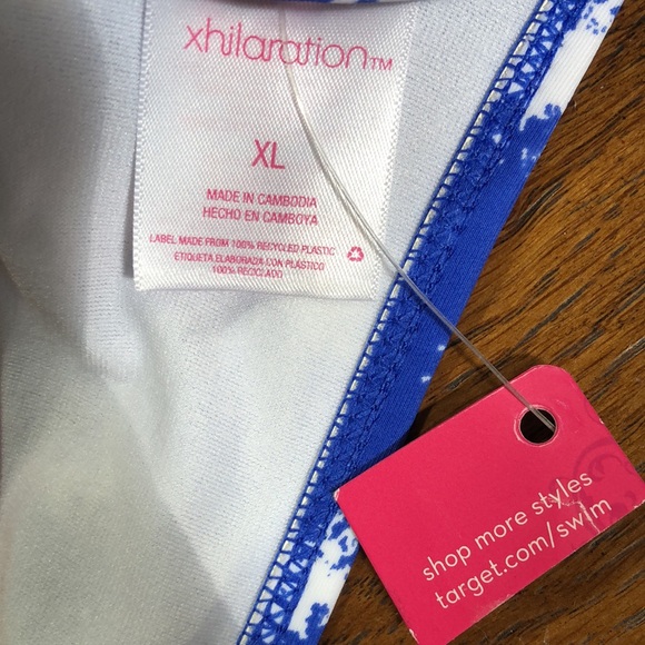 New Xhilaration women’s padded bikini top.  XL.  Red white and blue with stars. - Picture 6 of 9